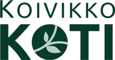 Logossa on sana "KOIVIKKO" isomman sanan "KOTI" yläpuolella, ja "KOTI"-sanan "O" -kirjaimessa on tummanvihreän ympyrän sisällä lehtikuvio. Teksti on tummanvihreä vaalealla pohjalla.